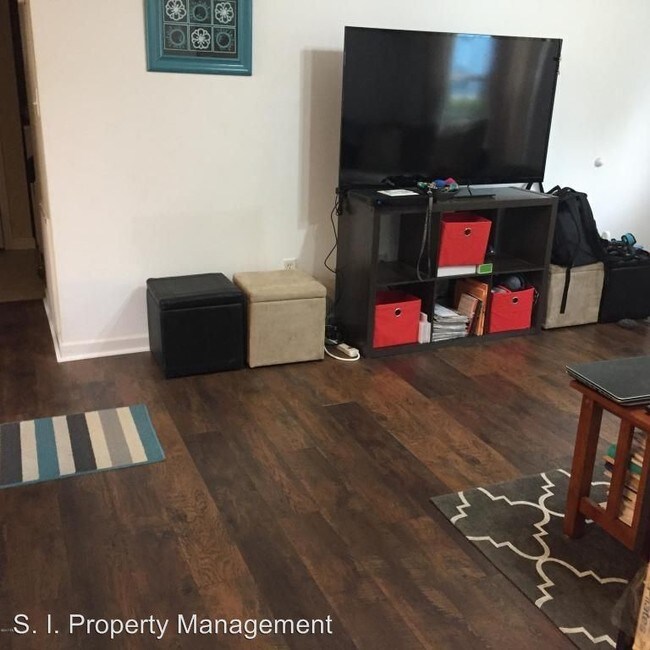Building Photo - 3 br, 2 bath House - 605 W. Rigdon St