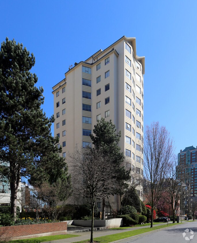 Primary Photo - Barclay Viking Apartments