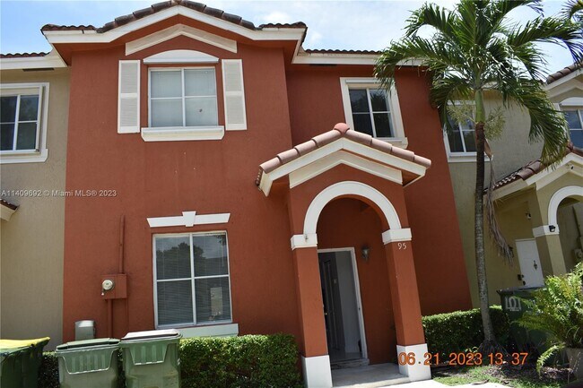 Building Photo - 95 SW 15th Terrace