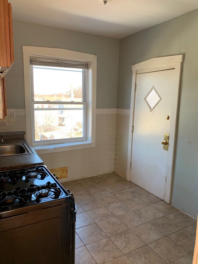 Building Photo - 3518 W Cullom Ave