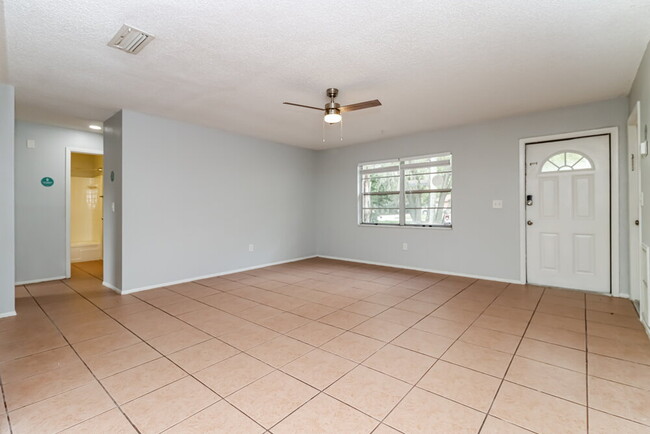 Foto del edificio - 14609 Knoll Ridge Dr