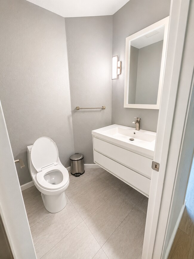 Foto del edificio - Welcome to this stunning 3 bedroom and 2.5 bathroom in the heart of Fremont, Ca
