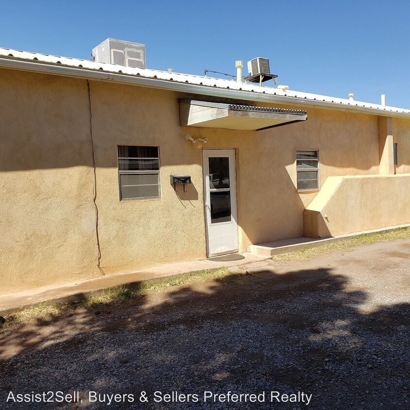 Primary Photo - 2 br, 1 bath House - 407 1/2 Old Mescalero Rd