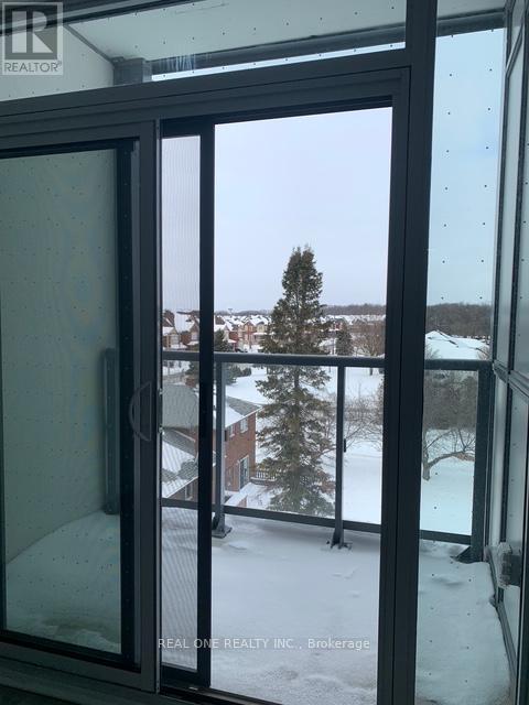 Photo du bâtiment - 1005 Dundas St E