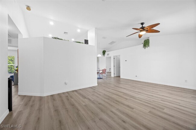 Foto del edificio - 4013 NE 10th Pl
