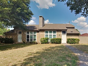 Building Photo - 1804 Bristol Cove