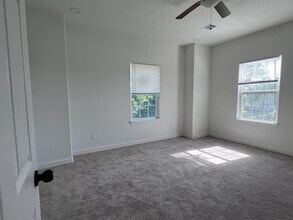 Building Photo - 9210 Martell St