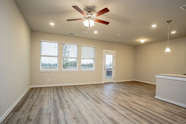 Foto del edificio - Lock-&-Leave Living in Pflugerville! 3BR T...