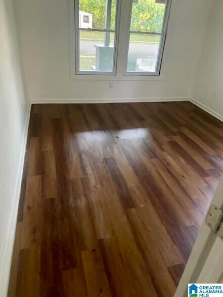 Foto del edificio - 4836 Terrace S