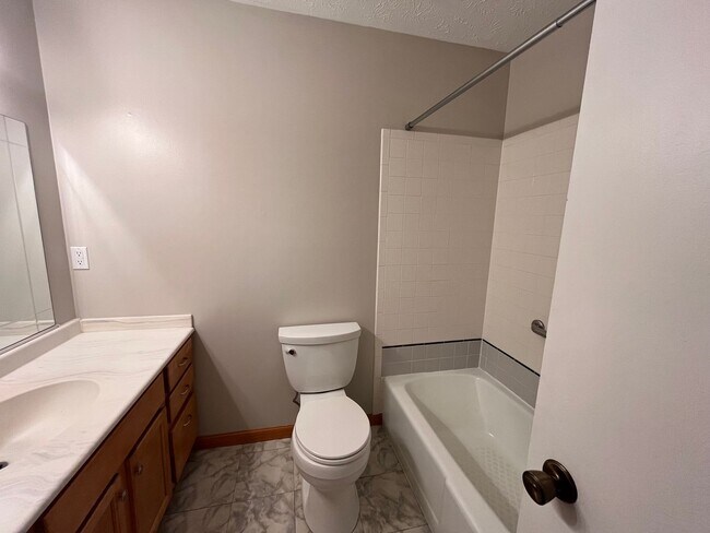 Building Photo - Fantastic Millard Home