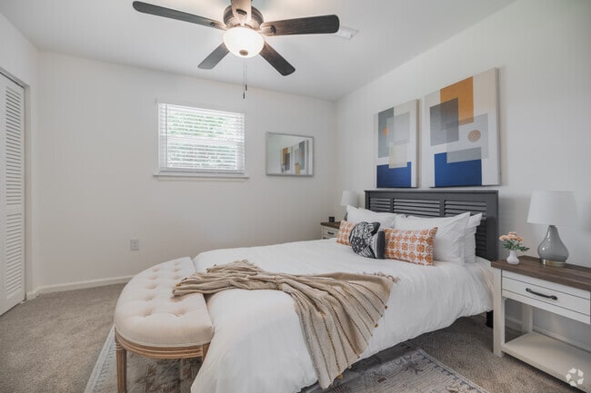 2BR, 1.5BA - 927SF - Secondary Bedroom - Mulberry Pond