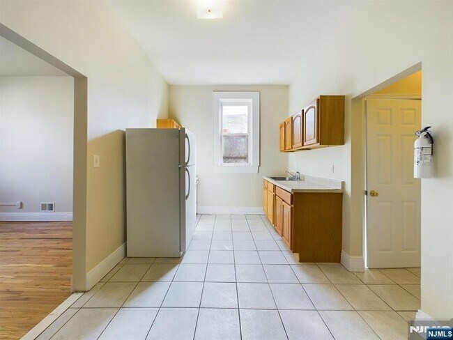 Foto del edificio - 413-15 Dodd St