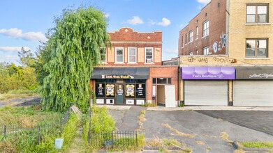 Building Photo - 2580 Main St