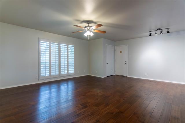 Foto del edificio - 6060 Averill Way