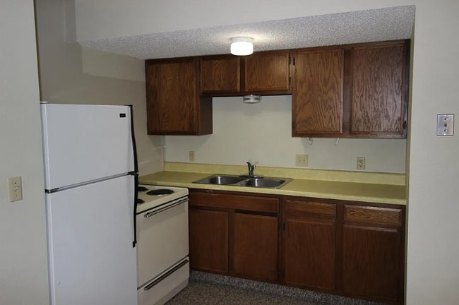 Building Photo - 430 Skyline Dr