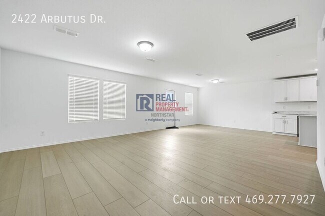 Foto del edificio - 2422 Arbutus Dr