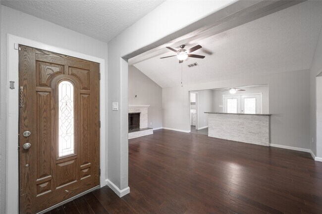 Foto del edificio - 809 Newport Blvd