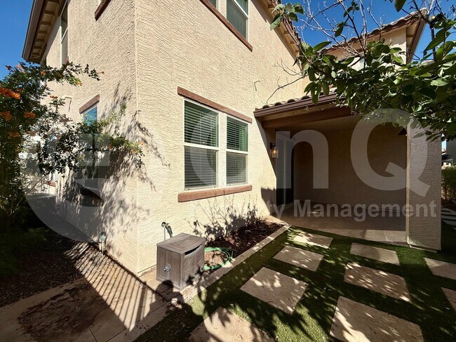 Foto del edificio - 16525 W Jenan Dr