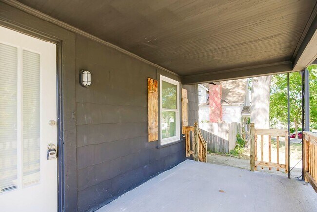 Foto del edificio - Charming 3-Bedroom Home with Granite Count...