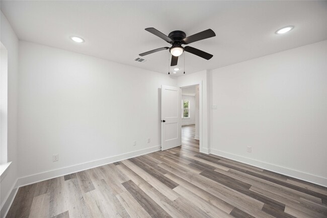 Foto del edificio - 3405 Mt Pleasant St