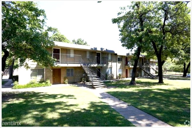 Building Photo - 5556 Woodbrier Dr