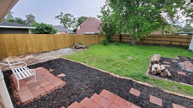 Building Photo - 131 Mimosa Pl