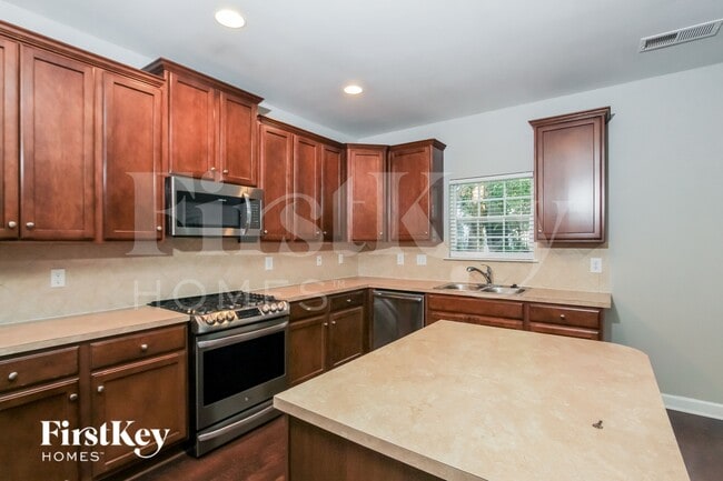 Building Photo - 4204 High Shoals Dr