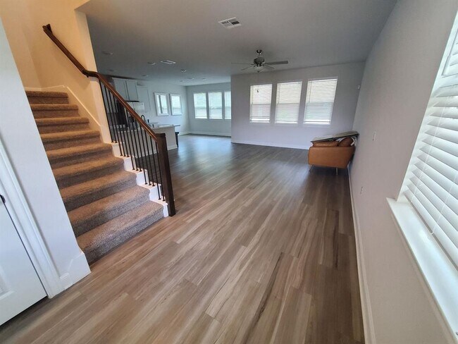 Foto del edificio - 15610 Ellinger Dr