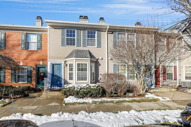 Building Photo - 2198 Kent Ct