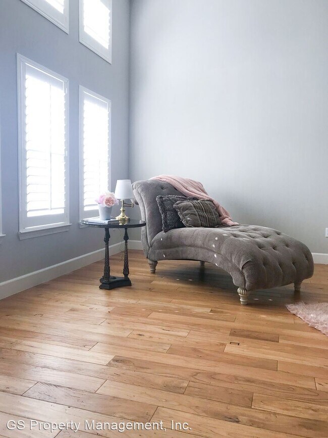 Building Photo - 3 br, 2.5 bath House - 349 Esfahan Court