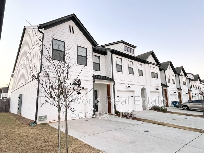 Foto principal - 146 N Auburn Landing Pl