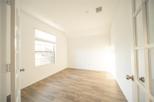 Building Photo - 2611 Olivine Stone Dr