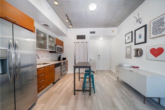 Foto del edificio - 3470 E Coast Ave