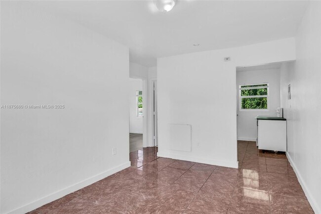 Foto del edificio - 1245 NW 60th St
