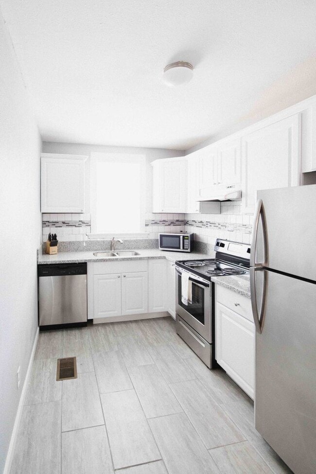 Building Photo - 3181 Norman Bridge Rd