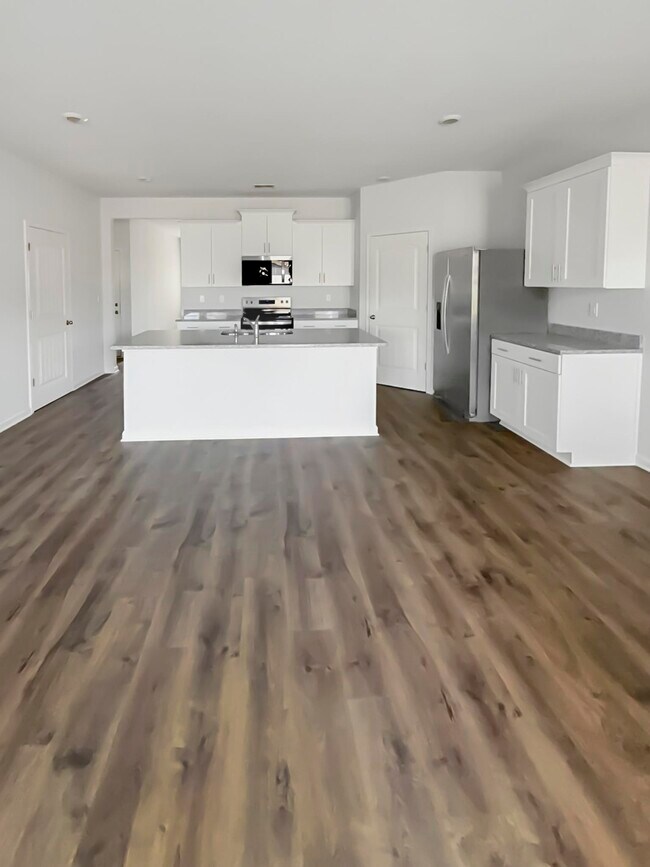 Foto del edificio - 275 Kipling Dr