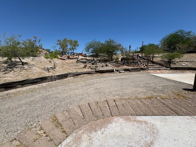 Building Photo - 1675 E Schiffer Rd