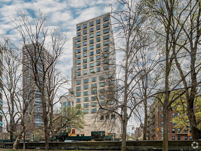 Building Photo - One Museum Mile