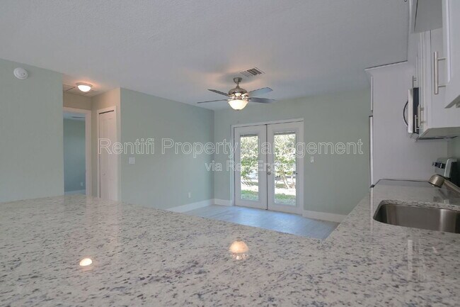 Foto del edificio - 1322 Miramar St