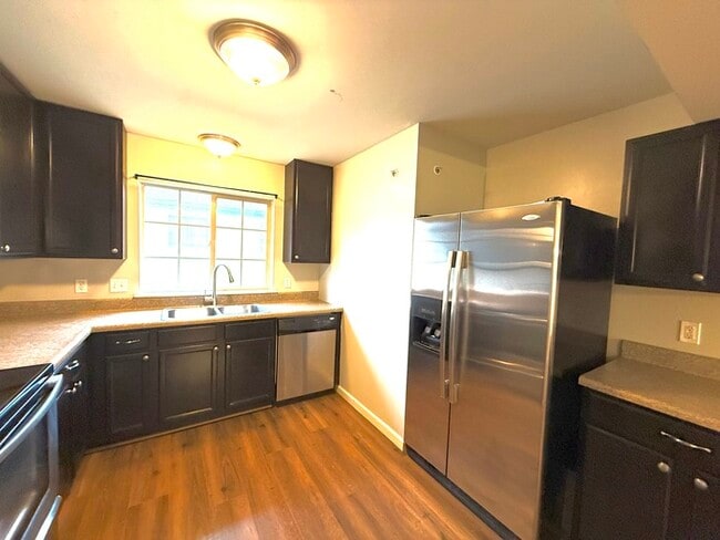 Building Photo - Beautiful 2 Bedroom 2 Bath Condo In St. Peter's