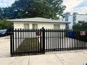 Building Photo - 1270 NW 39th St