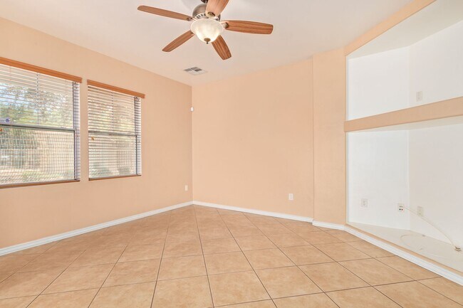 Foto del edificio - Poolside, 3 bedroom in The Gardens!