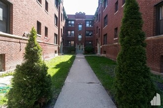 Building Photo - 2639 N Spaulding Ave