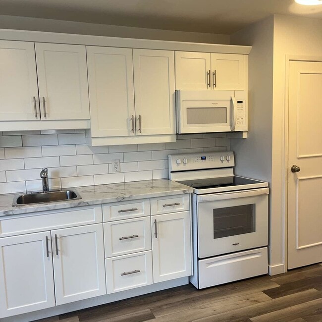 Building Photo - 355 Prince St