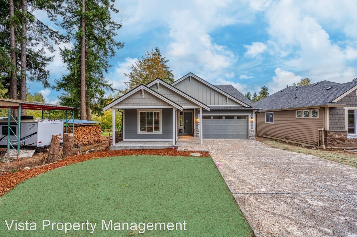 3 br, 2.5 bath House 11636 62nd Ave E House Rental in Puyallup, WA