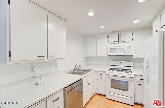 Foto del edificio - Welcome to this charming 1 bedroom+1 bathroom