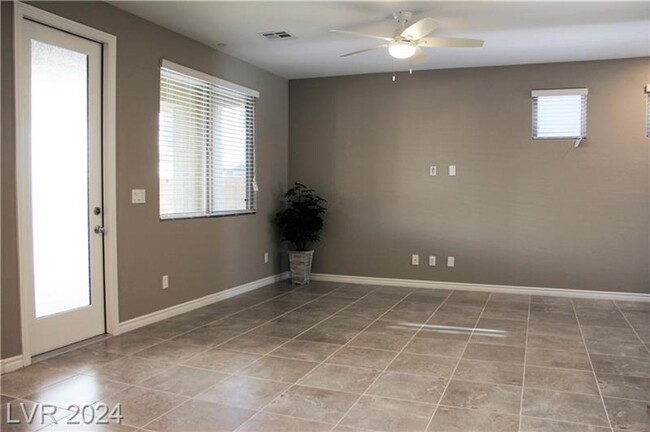 Building Photo - Great West Henderson Location!