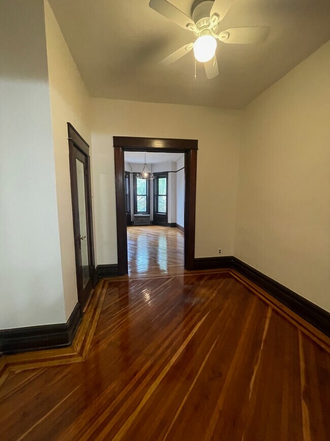 Building Photo - 566-1 Bay Ridge Pky