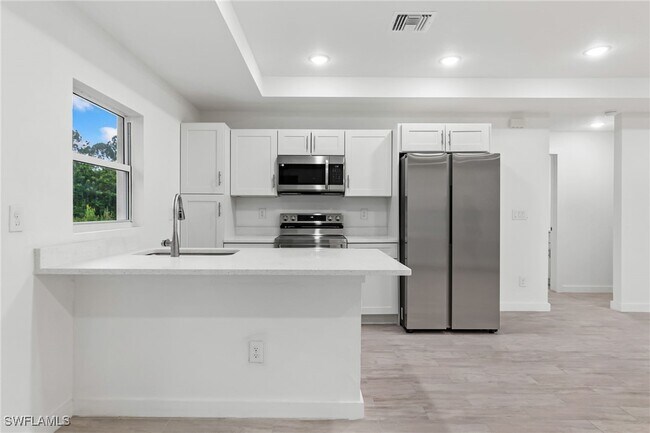 Foto del edificio - 919 Hepburn Ave