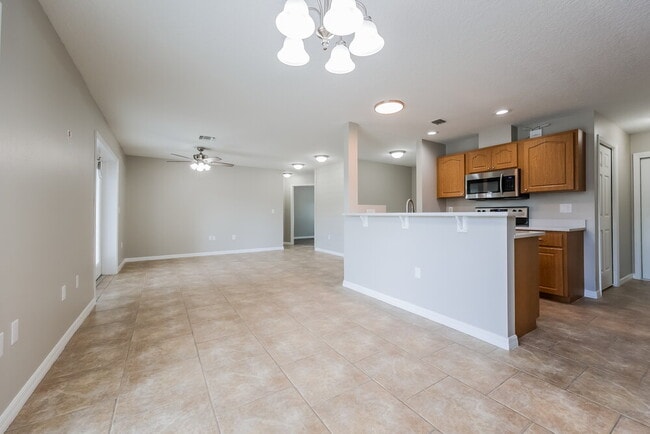 Building Photo - 400 Morningview Dr
